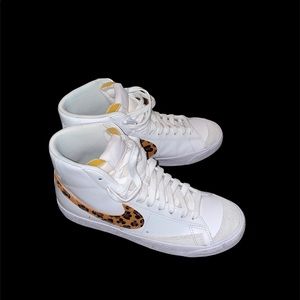 W Blazer Mid 77 SE
